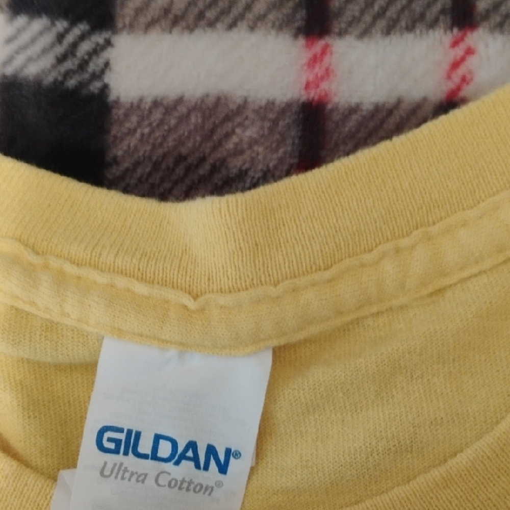 Gildan Women's Yellow Short Sleeve Tee